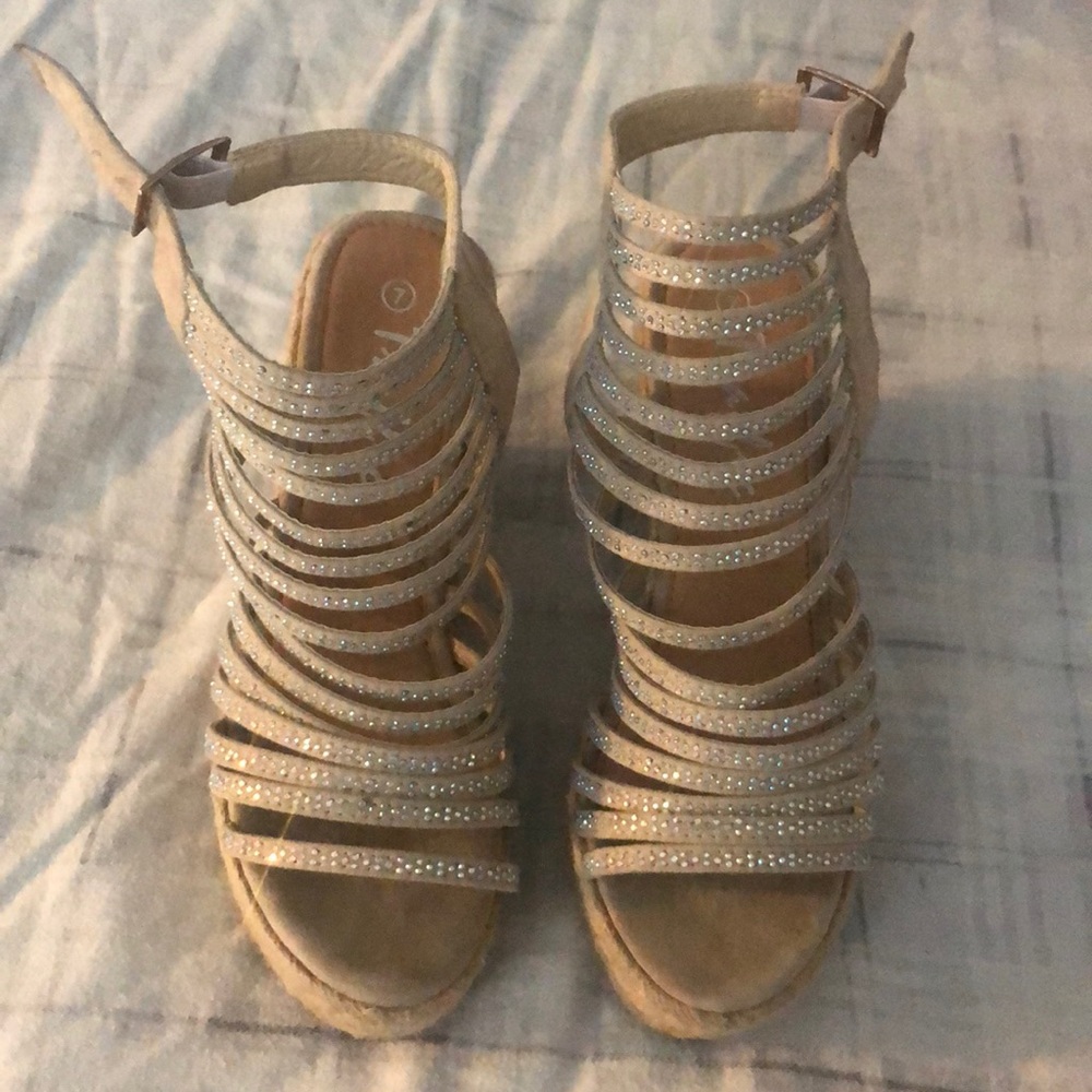 Fun wedges